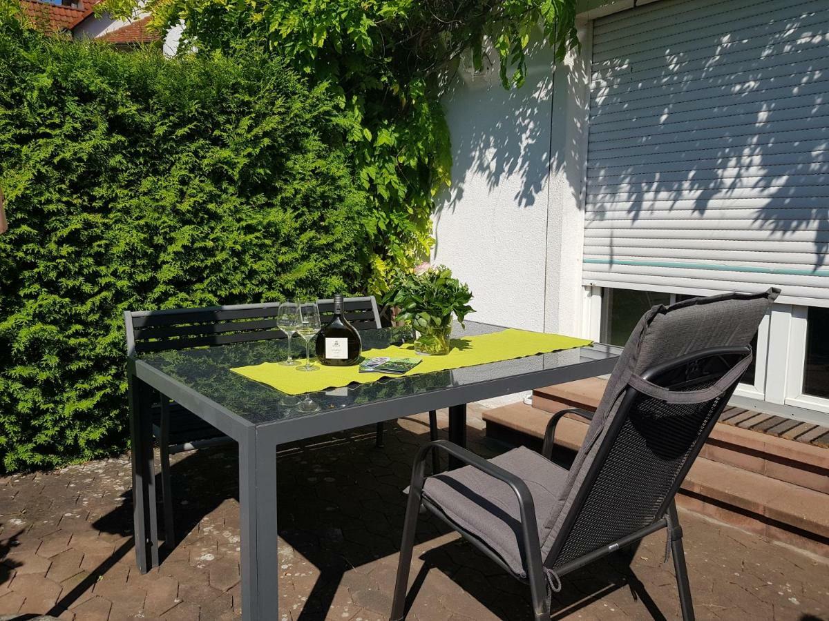 Weingut Knauer Apartment Dettelbach Bagian luar foto